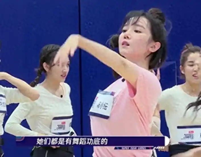 游泳冠军陈小芸简介_陈小芸游泳总冠军_游泳健将陈小芸